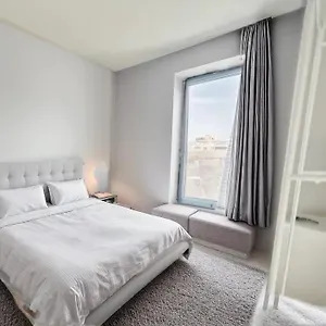 Station 64 A4 Charleroi-airport Appartement